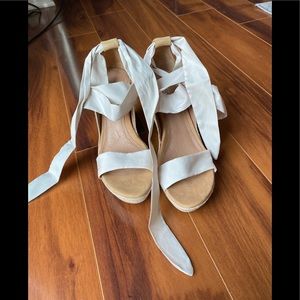 Brand new Ugg wedge.